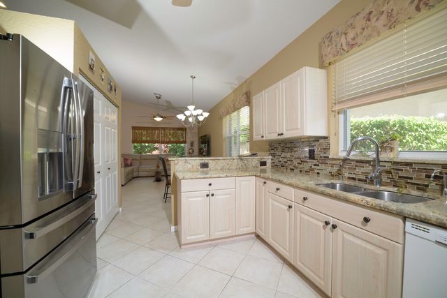 10052 Diamond Lake Drive, Boynton Beach, FL 33437