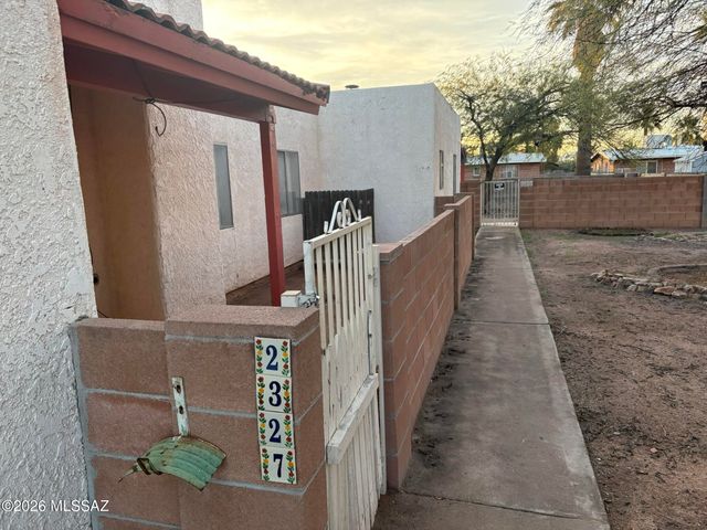 2327 N Dodge Boulevard, Tucson, AZ 85716