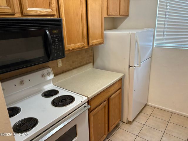 2327 N Dodge Boulevard, Tucson, AZ 85716