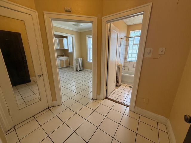 2146 S Gunderson Avenue 214, Berwyn, IL 60402