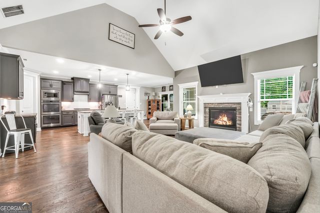 112 Gordon Oaks Way, Moreland, GA 30259