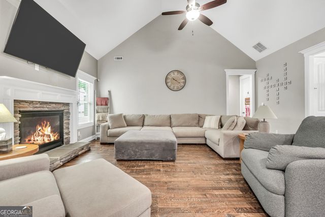 112 Gordon Oaks Way, Moreland, GA 30259