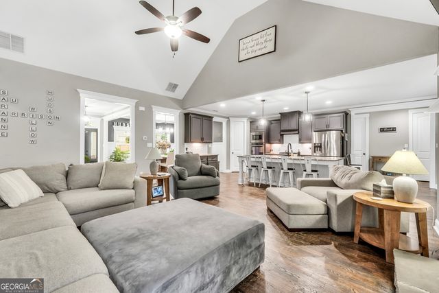 112 Gordon Oaks Way, Moreland, GA 30259