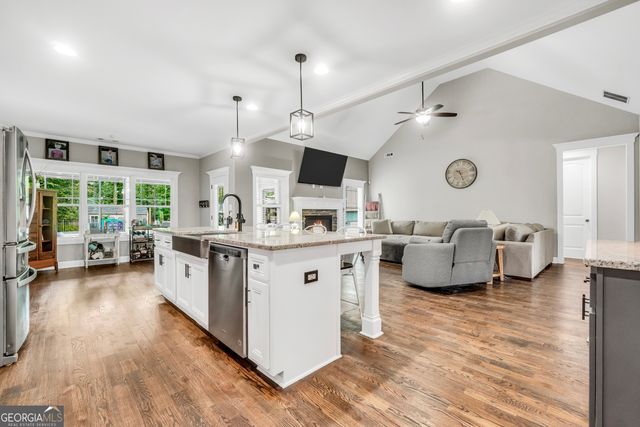 112 Gordon Oaks Way, Moreland, GA 30259
