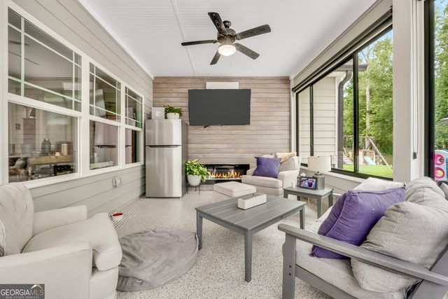 112 Gordon Oaks Way, Moreland, GA 30259