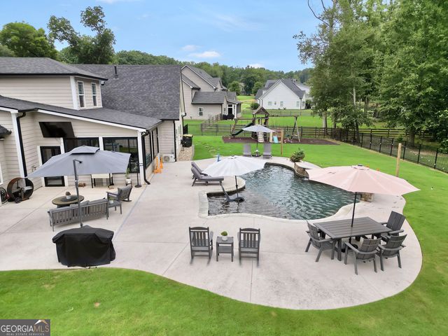 112 Gordon Oaks Way, Moreland, GA 30259