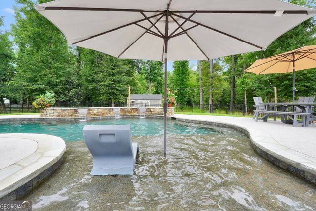 112 Gordon Oaks Way, Moreland, GA 30259