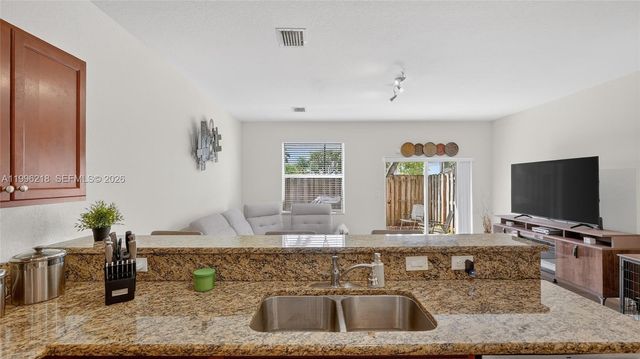 9041 SW 227th St 5, Cutler Bay, FL 33190