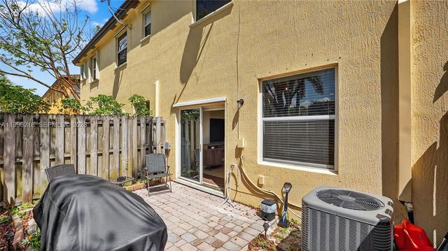 9041 SW 227th St 5, Cutler Bay, FL 33190