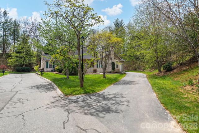 45 Craggy Vista Drive, Swannanoa, NC 28778