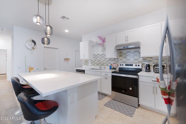 17052 W DIANA Avenue, Waddell, AZ 85355