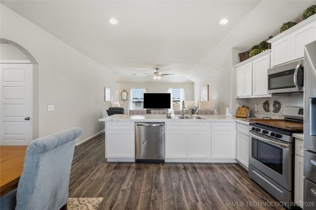 7403 E 145th Street North, Collinsville, OK 74021