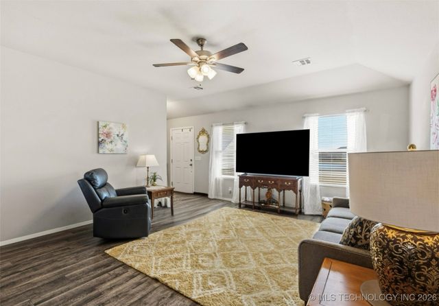 7403 E 145th Street North, Collinsville, OK 74021