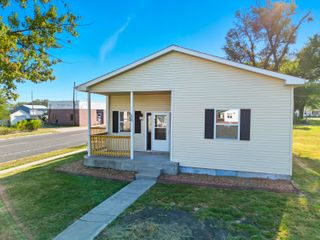 620 BURKHOLDER ST, Moberly, MO 65270