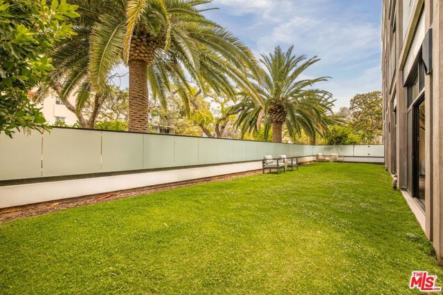 425 N Palm Drive 103, Beverly Hills, CA 90210