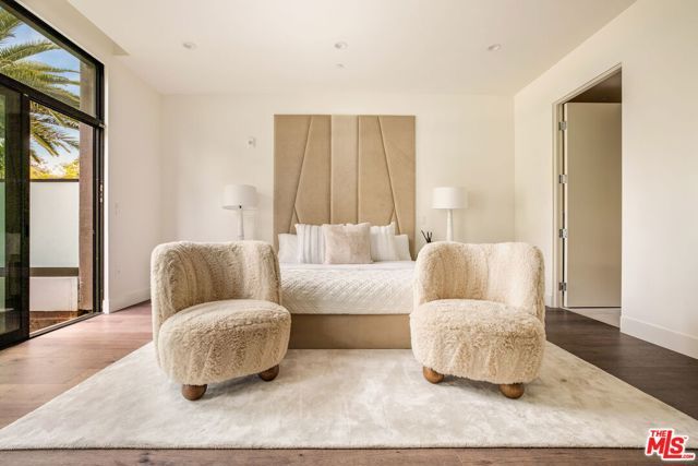 425 N Palm Drive 103, Beverly Hills, CA 90210