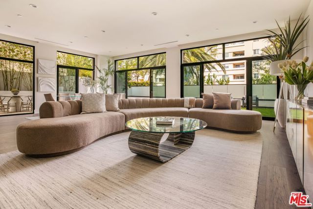 425 N Palm Drive 103, Beverly Hills, CA 90210