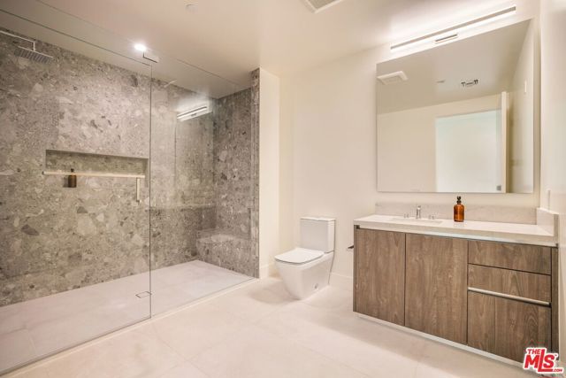 425 N Palm Drive 103, Beverly Hills, CA 90210