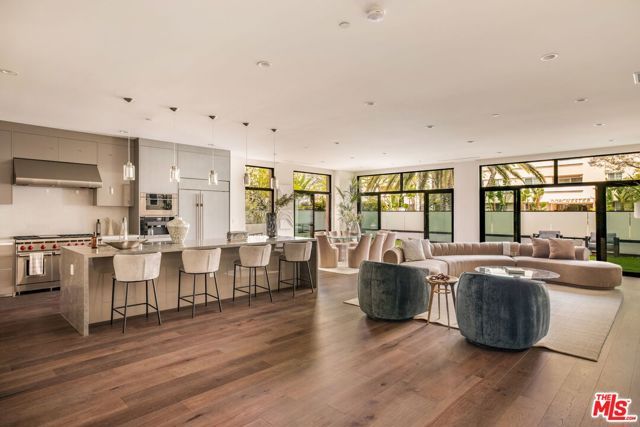 425 N Palm Drive 103, Beverly Hills, CA 90210