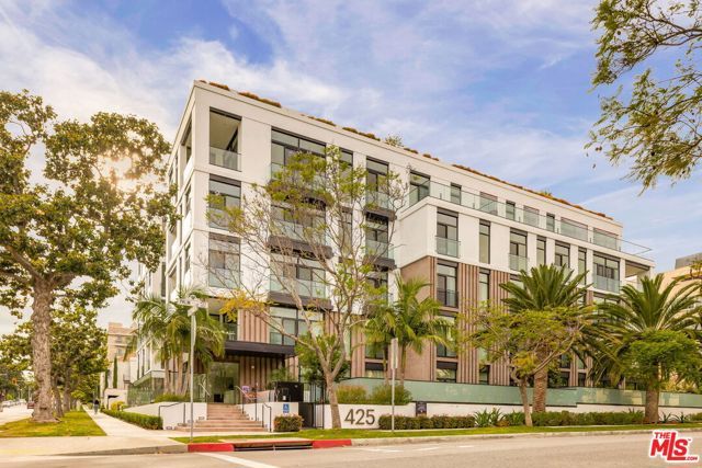 425 N Palm Drive 103, Beverly Hills, CA 90210