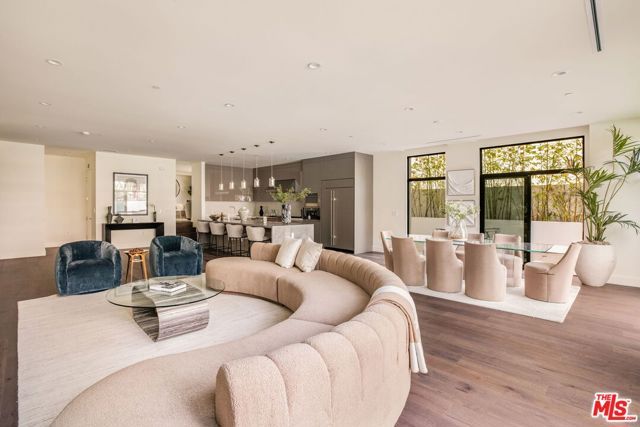 425 N Palm Drive 103, Beverly Hills, CA 90210