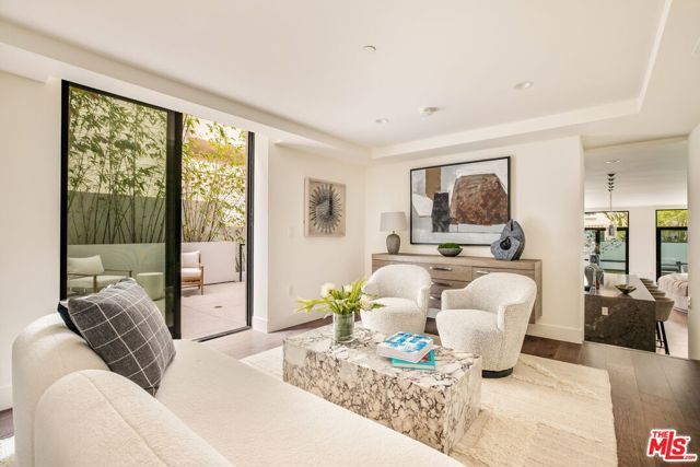 425 N Palm Drive 103, Beverly Hills, CA 90210