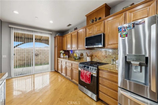 3031 Desert Moon Avenue, Rosamond, CA 93560