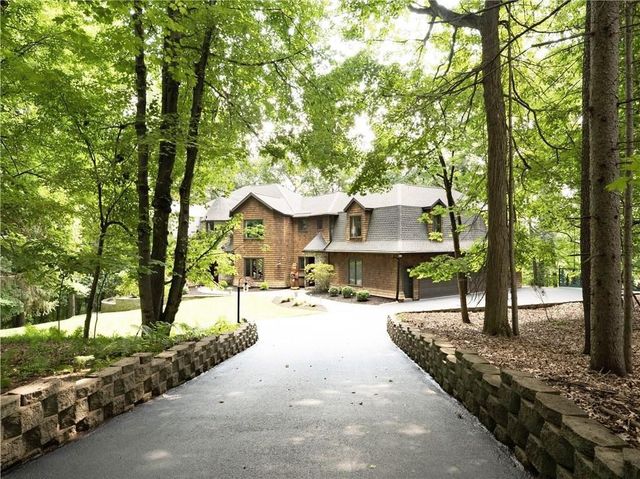 42 Lake Lacoma Drive, Perinton, NY 14534