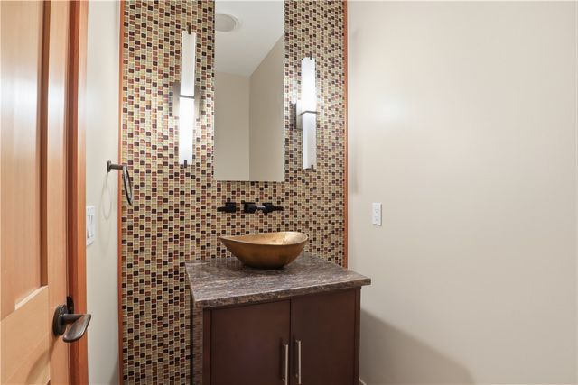 42 Lake Lacoma Drive, Perinton, NY 14534