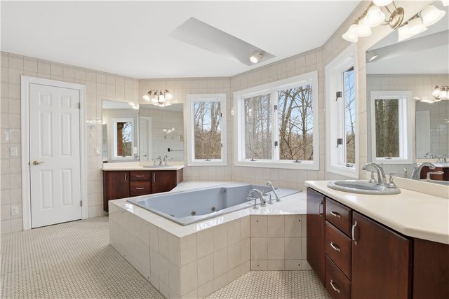 42 Lake Lacoma Drive, Perinton, NY 14534