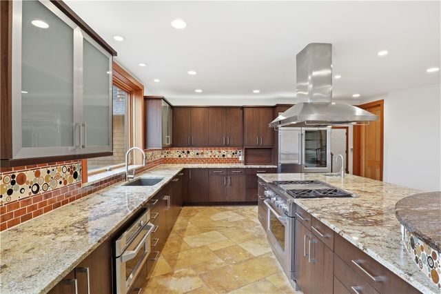 42 Lake Lacoma Drive, Perinton, NY 14534