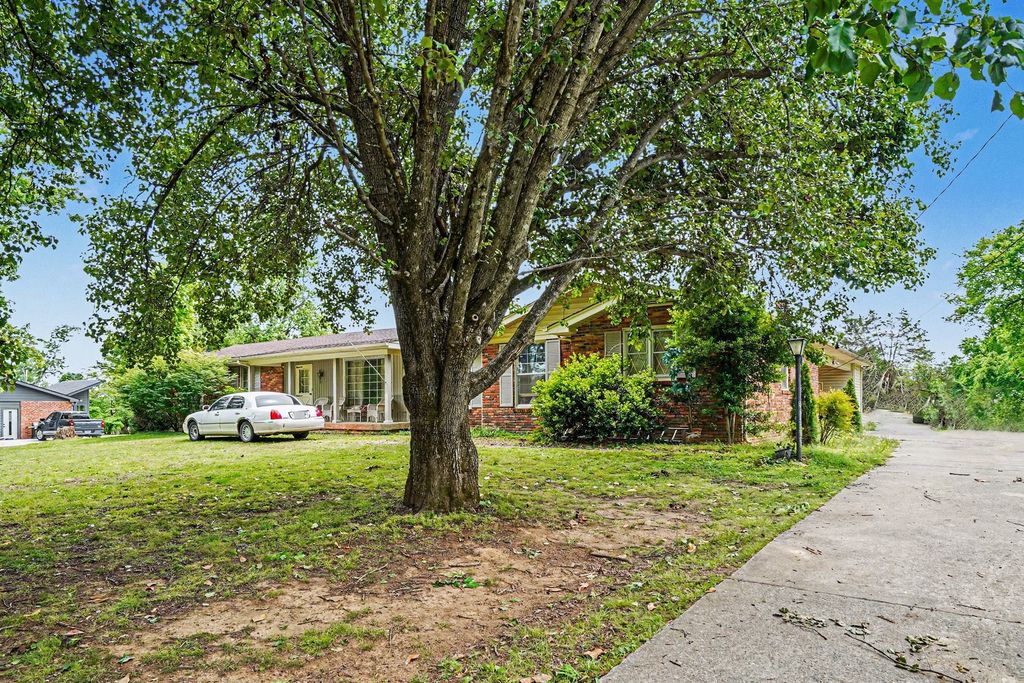429 Menees Ln, Madison, TN 37115
