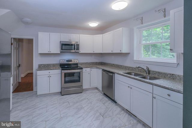 208 SALEM AVE, Front Royal, VA 22630