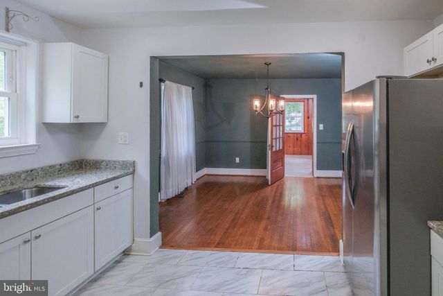 208 SALEM AVE, Front Royal, VA 22630