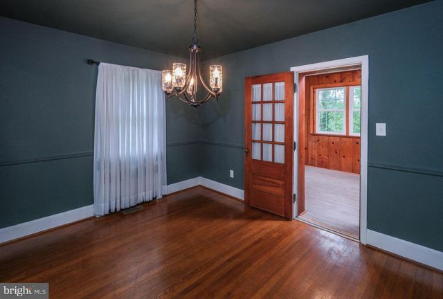 208 SALEM AVE, Front Royal, VA 22630