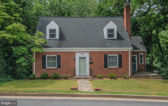 208 SALEM AVE, Front Royal, VA 22630