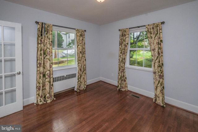 208 SALEM AVE, Front Royal, VA 22630