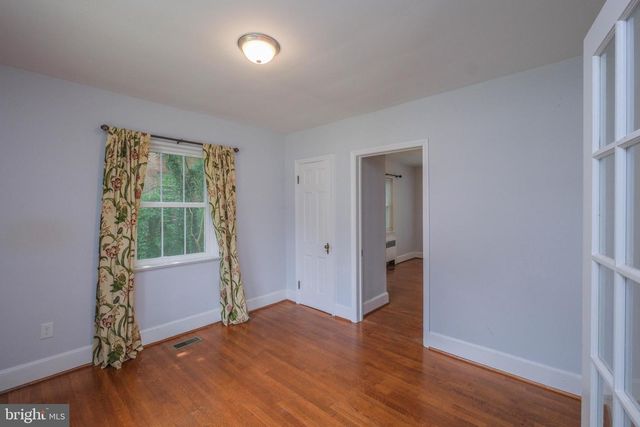 208 SALEM AVE, Front Royal, VA 22630