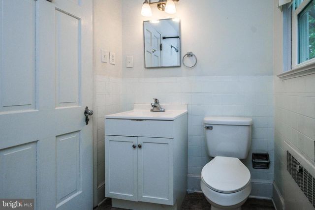 208 SALEM AVE, Front Royal, VA 22630