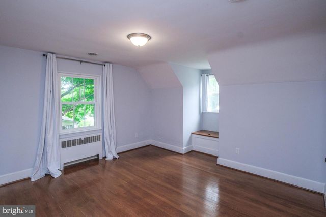 208 SALEM AVE, Front Royal, VA 22630