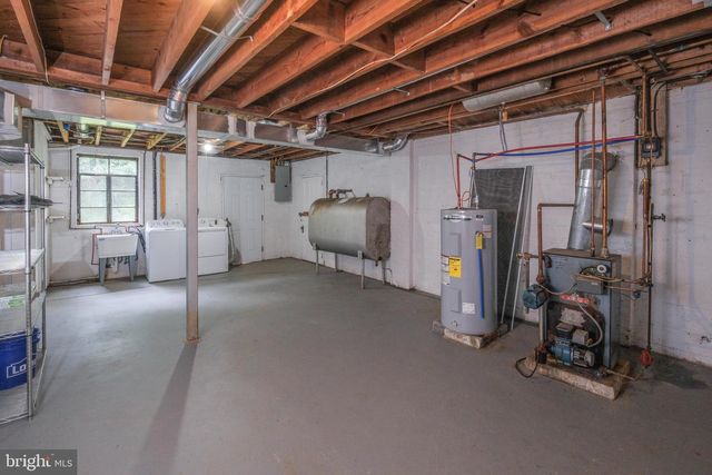208 SALEM AVE, Front Royal, VA 22630