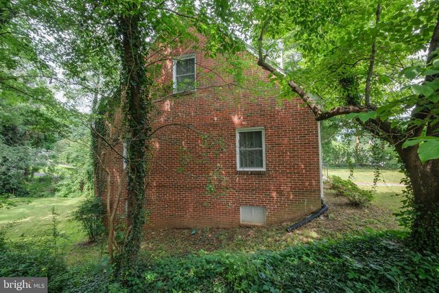 208 SALEM AVE, Front Royal, VA 22630