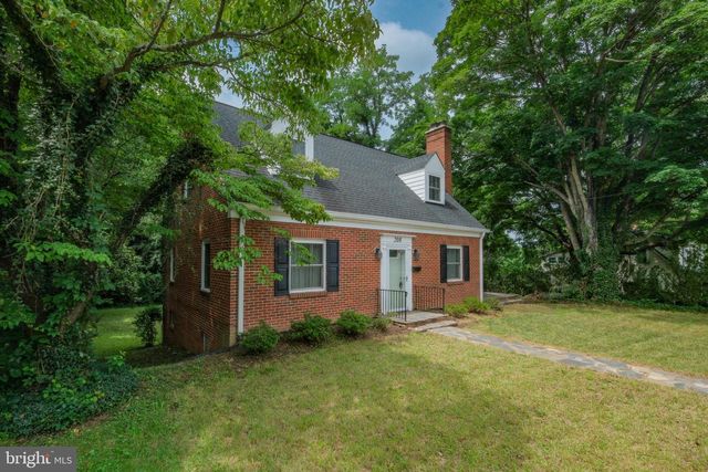 208 SALEM AVE, Front Royal, VA 22630