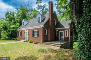 208 SALEM AVE, Front Royal, VA 22630
