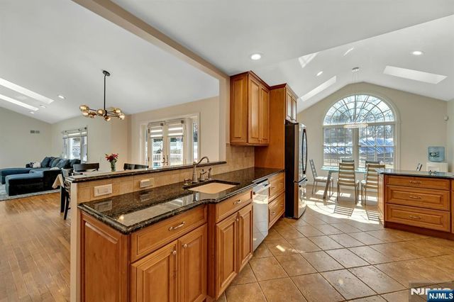 460 New Bridge Road, Bergenfield, NJ 07621