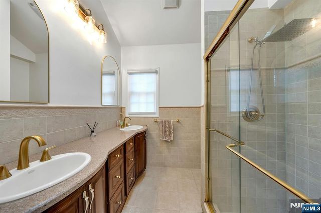 460 New Bridge Road, Bergenfield, NJ 07621