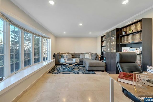 460 New Bridge Road, Bergenfield, NJ 07621