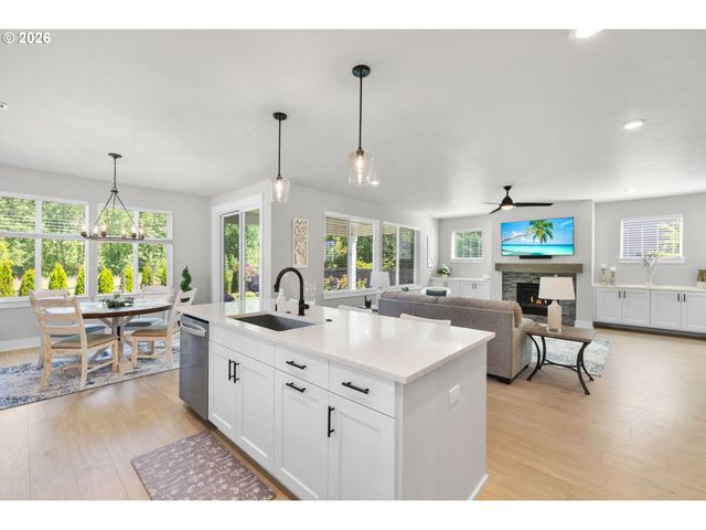 13806 Ne 102ND St, Vancouver, WA 98682