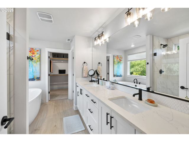 13806 Ne 102ND St, Vancouver, WA 98682