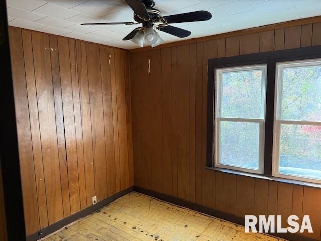 601 W WILLOW Street, Carbondale, IL 62901